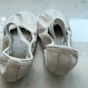 Bloch White Little Girl Ballet Slipper, Size 8.5B